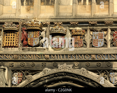 Canterbury Kent England del mercato del burro la Chiesa di Cristo cancello costruito nel 1517 e dedicato al principe Arthur Foto Stock