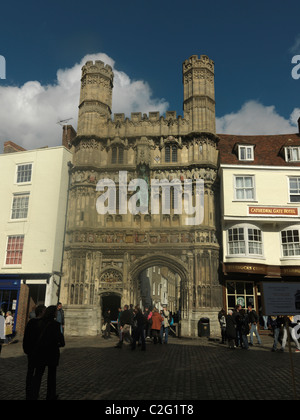 Canterbury Kent England del mercato del burro la Chiesa di Cristo cancello costruito nel 1517 e dedicato al principe Arthur Foto Stock