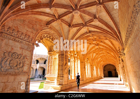 Il portogallo Lisbona: Manuelino chiostro del monastero di San Girolamo in Belém Foto Stock