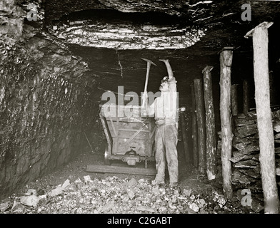 Le miniere di carbone nel tunnel Foto Stock