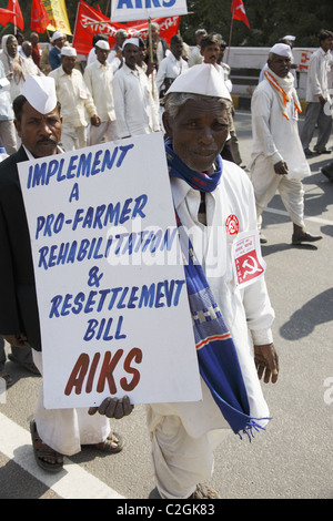 L' India , Delhi, 20110310, Demo der AIKS ( Tutti India Kisan Sabha + AIAWU - Tutti India lavoratore agricolo Umio ) Foto Stock