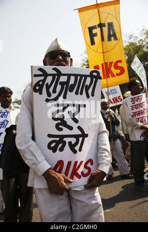 L' India , Delhi, 20110310, Demo der AIKS ( Tutti India Kisan Sabha + AIAWU - Tutti India lavoratore agricolo Umio ) Foto Stock