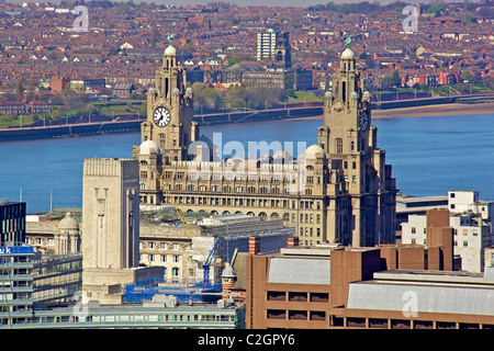 Una veduta aerea del centro città di Liverpool che mostra il Royal Liver Building. Foto Stock