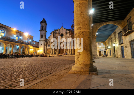 L'Avana. Cuba. Habana Vieja / Avana Vecchia. Catedral de La Habana, Plaza de la Catedral. Foto Stock