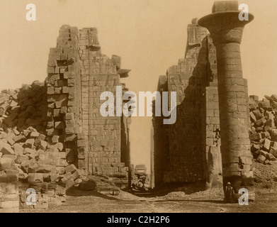 Sezione del bassorilievo pilone del Ramesseum, il tempio mortuario di Ramses II. Foto Stock