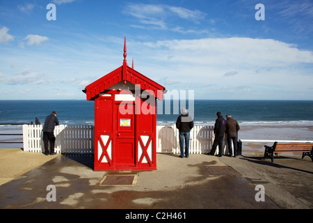 Saltburn dal mare scogliera superiore ferrovia ufficio booking Foto Stock