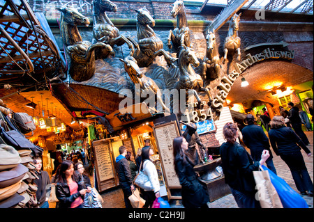 Il maneggio di mercato, Camden, NW1, London, Regno Unito Foto Stock