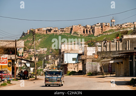 Rovine di Atamea, Qalaat al-Madiq, Afamiyya, Famiyyah, fortezza medievale della città, La Siria, il Governatorato di Hama, la pianura al-Ghab, ha fondato i Seleucidi del 3rd-secolo di BCE Foto Stock