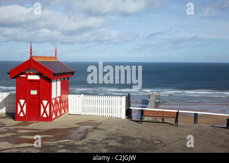 Saltburn dal mare scogliera superiore ferrovia ufficio booking Foto Stock