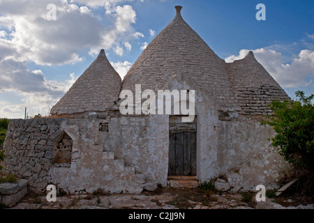 Trulli - i tipici tetti della regione Puglia in Italia Foto Stock