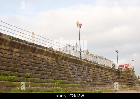 Lampade stradali sul lungomare di Bridlington, East Yorkshire, Inghilterra, Regno Unito Foto Stock