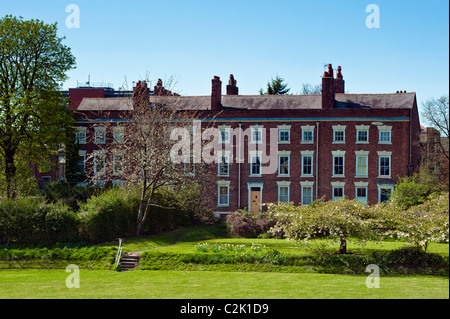 CHESTER, CHESHIRE, Regno Unito - 10 APRILE 2011: Il retro delle case georgiane a Chester Foto Stock