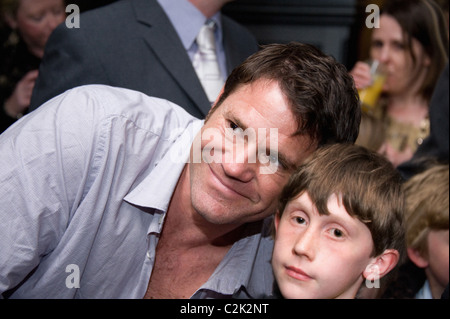 Steve Backshall apertura del mondo vivente mostra, Manchester Museum Regno Unito Foto Stock