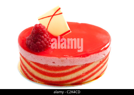 Gustosa torta di frutta isolato su uno sfondo bianco Foto Stock