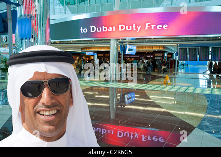 Duty free shoping in Dubai Airport, EMIRATI ARABI UNITI Foto Stock