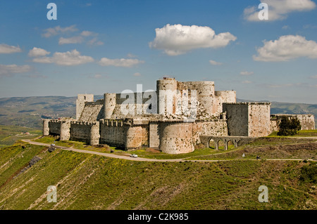 La siria Crac Krak des Chevaliers castello medievale dei Cavalieri o Quala'at al-Hosn crociati nei pressi di Homs Foto Stock