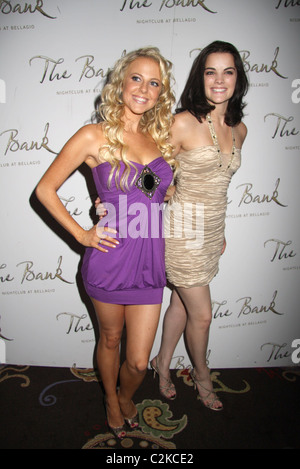 Chelan Simmons e Jaimie Alexander 2 - titolo Compleanno ospitato dal cast di Kyle XY presso la banca night club all'interno del Bellagio Foto Stock