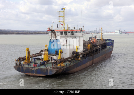 Una aspirazione draga in corso Foto Stock