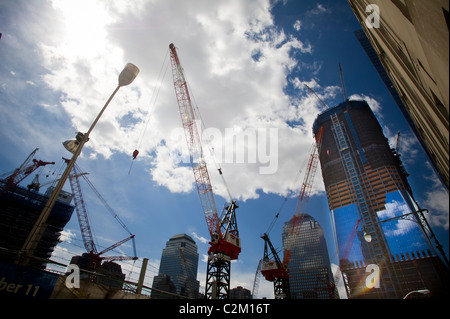 La costruzione della Freedom Tower, centro e altri edifici a Ground Zero a New York Foto Stock