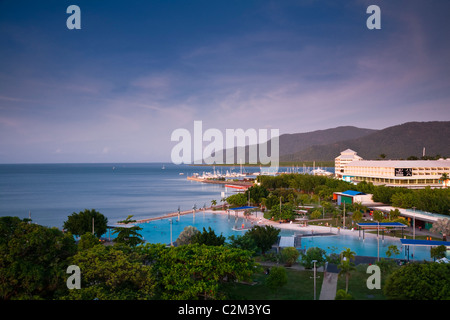 La laguna di Esplanade al crepuscolo. Cairns, Queensland, Australia Foto Stock