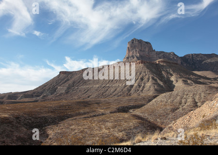 El Capitan picco nella Guadalupe Montagne di West Texas, Stati Uniti. Parte del Parco Nazionale di sistema Foto Stock