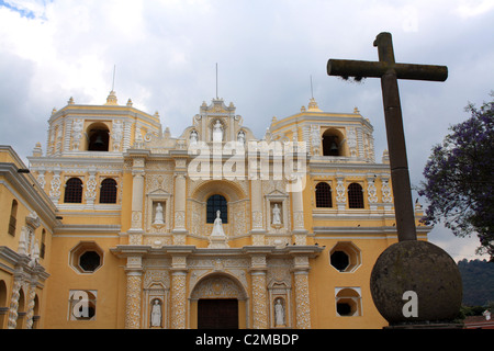 IGLESIA Y CONVENTO de Nuestra Senora de la Merced Antigua Guatemala 22 Febbraio 2011 Foto Stock