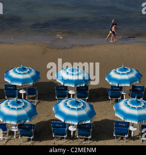 Vacanza italiana, spiaggia dell'albergo, Sperlonga, Lazio. Foto Stock