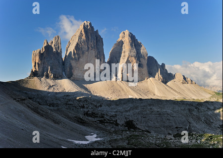 Il eroso vette delle Tre Cime di Lavaredo / Drei Zinnen, Dolomiti, Italia Foto Stock