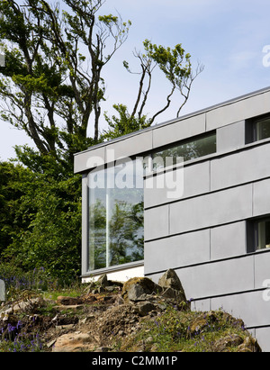 Finestra e rivestimento di zinco, casa privata, West Argyll. Foto Stock