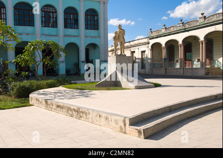 Plaza de la Juventud e statua di Jose Marti, Camaguey, Cuba Foto Stock