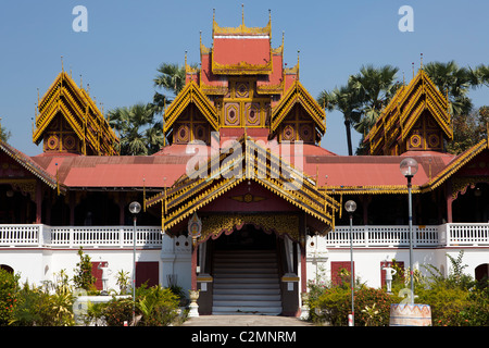 Stile birmano tempio Wat Sirong Muang, Lampang Thailandia Foto Stock