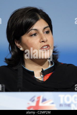 La baronessa WARSI Ministro senza portafoglio 03 ottobre 2010 CPI BIRMINGHAM INGHILTERRA Foto Stock