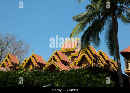 Stile birmano tempio Wat Sirong Muang, Lampang Thailandia Foto Stock