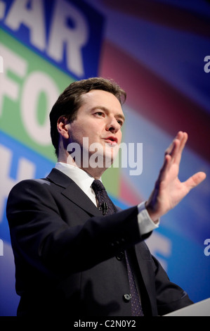 George Osbourne MP risolve il primo giorno di primavera conservatore Forum, Brighton, 27 febbraio 2010. Foto Stock