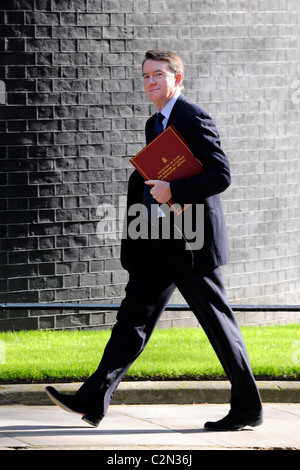 Il Segretario aziendale Signore Mandelson arriva per il pre-riunione Budget a 10 Downing Street, 22 aprile 2009. Foto Stock