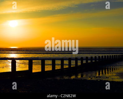 Tramonto sulla spiaggia di Borth Ceredigion Cardiganshire metà Galles Regno Unito Regno Unito Gran Bretagna Foto Stock