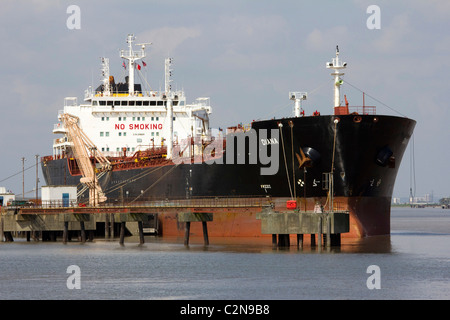 Le navi ormeggiate fiume Tamigi Dartford Kent England Regno Unito Foto Stock