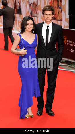 Andrew Garfield e Shannon Marie Woodward British Academy Televisione (premi BAFTA) al London Palladium - Gli arrivi di Londra, Foto Stock