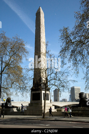 Cleopatra Needle il terrapieno London Inghilterra England Foto Stock