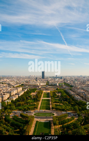 Antenna vista panoramica di Parigi come visto dalla Torre Eiffel a Parigi, Francia. Foto Stock