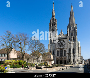 Facciata meridionale della Cattedrale di Notre Dame di Chartres, Francia Foto Stock