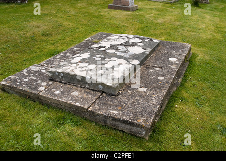 Tomba di Francesco Savill Kent, come si vede nel sospetto di Mr whicher, Coulston Wiltshire, Inghilterra REGNO UNITO Foto Stock