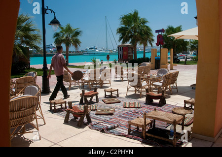 Cafe in egiziano resort città di Hurghada Foto Stock
