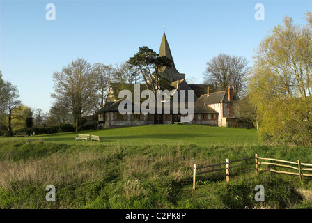 Sant'Andrea Chiesa Parrocchiale nel pittoresco villaggio di Alfriston nel South Downs National Park, East Sussex. Foto Stock