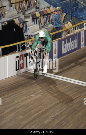 Martyn IRVINE Irlanda uomini Omnium giro di volo 25 marzo 2011 UCI via mondiale di ciclismo Apeldoorn Velodrome Foto Stock