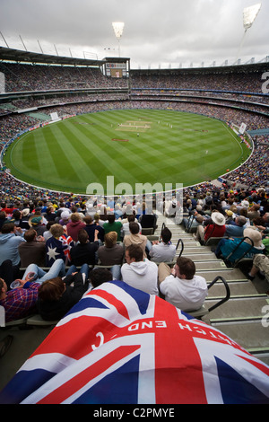 Melbourne Cricket Ground, MCG, Australia. Union Jack con i sostenitori in Inghilterra match. Foto Stock