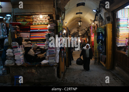 Crocevia nel Souq Al-Madina, Aleppo, Siria Foto Stock