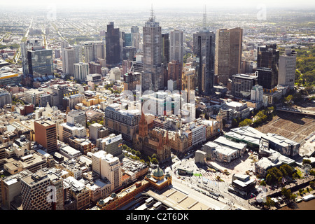 Alta vista di Melbourne CBD da Eureka Tower Foto Stock