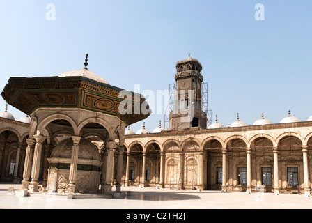 Cortile colonnato e di Muhammad Ali Moschea - Il Saladino Cittadella del Cairo del Basso Egitto Foto Stock