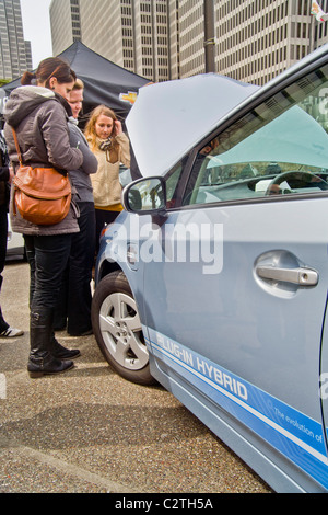 La Prius Plug-in Hybrid è un mid-size plug-in veicolo elettrico ibrido (PHEV) per essere prodotta da Toyota. Foto Stock